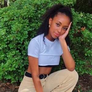 Meet your Posher, Zaina